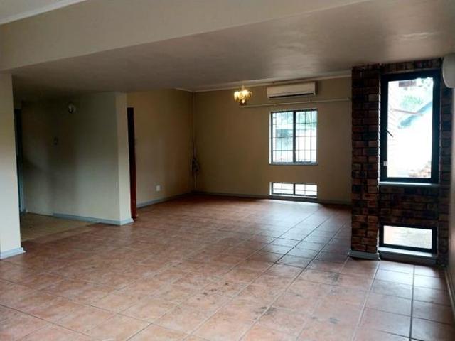4 Bedroom House in Meer En See