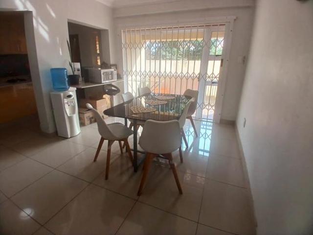 4 Bedroom House in Meer En See