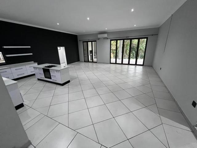 4 Bedroom House in Meer En See