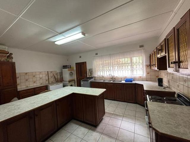 4 Bedroom House in Meer En See