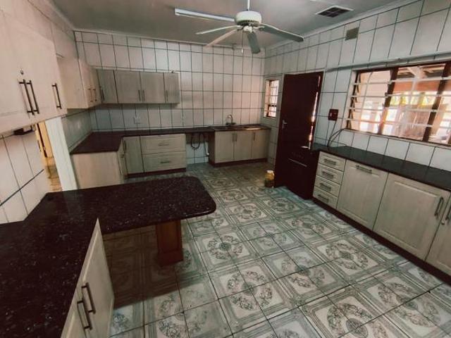 4 Bedroom House in Meer En See