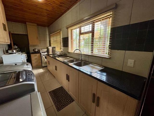 4 Bedroom House in Meer En See