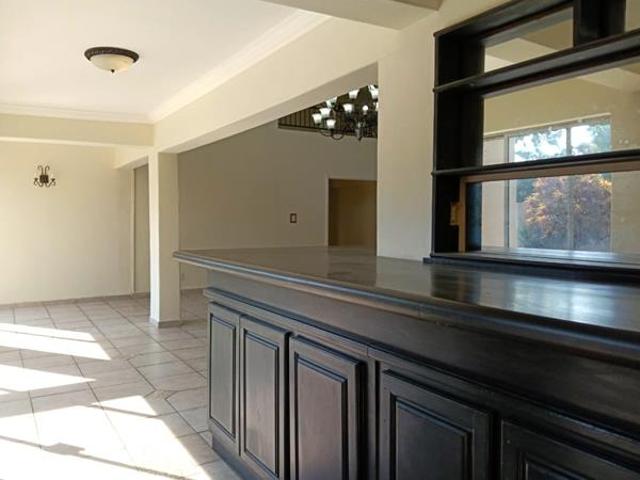 4 Bedroom House in Meer En See