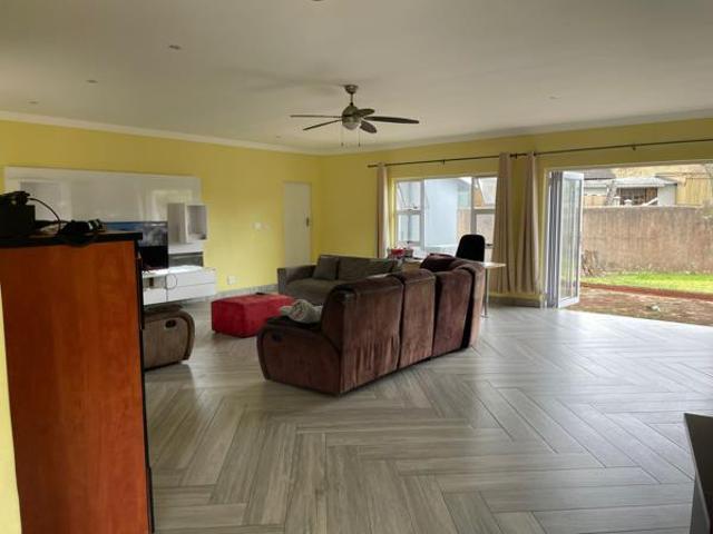 4 Bedroom House in Meer En See