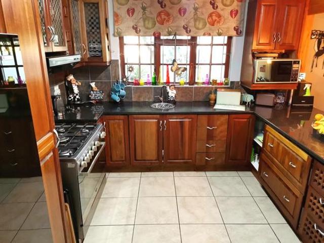 4 Bedroom House in Meer En See