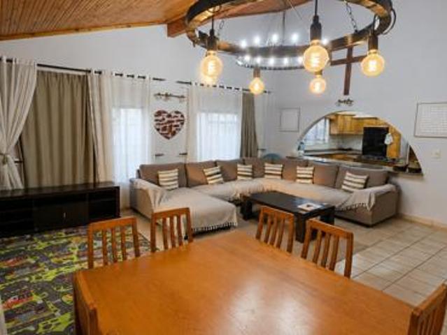 4 Bedroom House in Meer En See