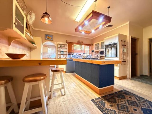 4 Bedroom House in Meer En See