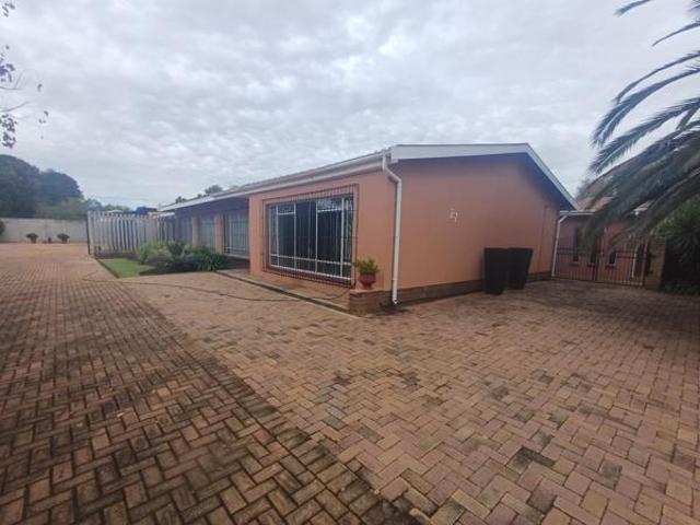 4 Bedroom House in Meiringspark