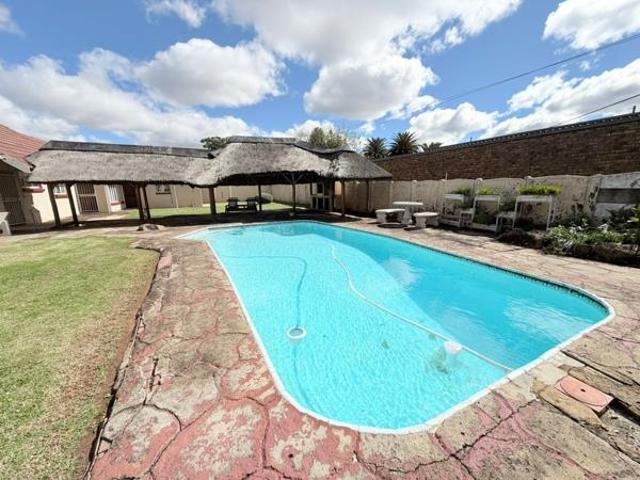 4 Bedroom House in Meiringspark