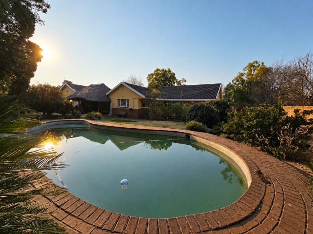 4 Bedroom House in Meiringspark