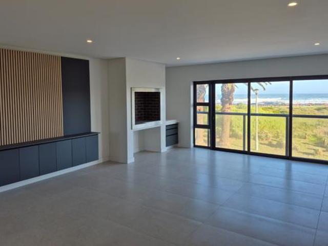 4 Bedroom House in Melkbosstrand