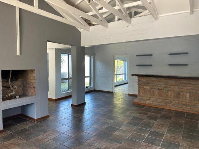 4 Bedroom House in Melkbosstrand