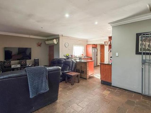 4 Bedroom House in Melodie