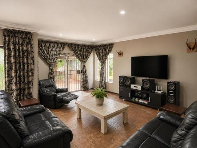 4 Bedroom House in Melodie