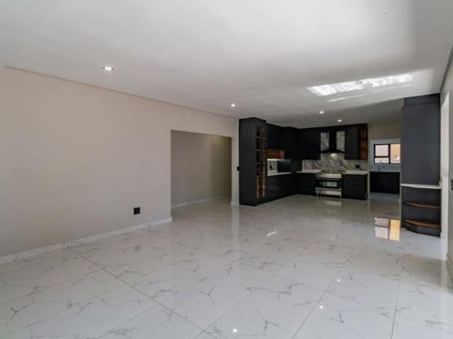 4 Bedroom House in Melodie