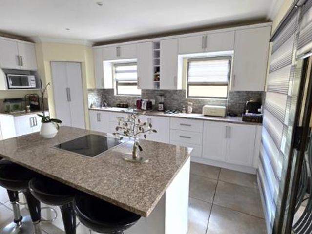 4 Bedroom House in Melodie