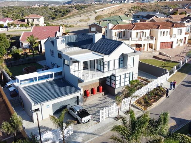 4 Bedroom House in Menkenkop