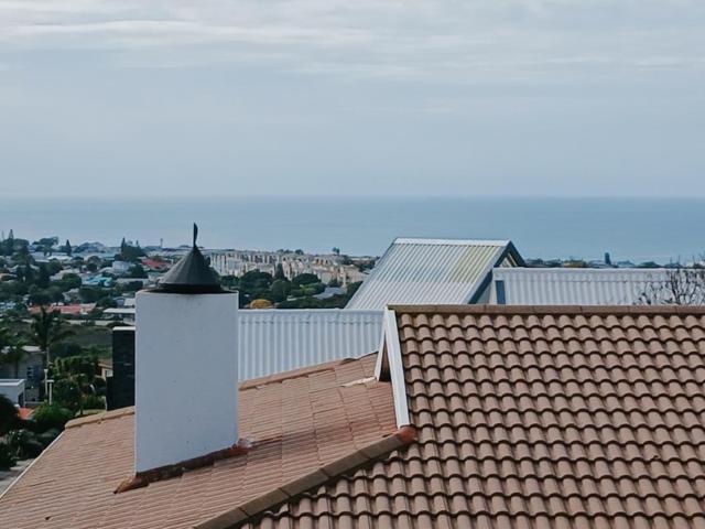 4 Bedroom House in Menkenkop