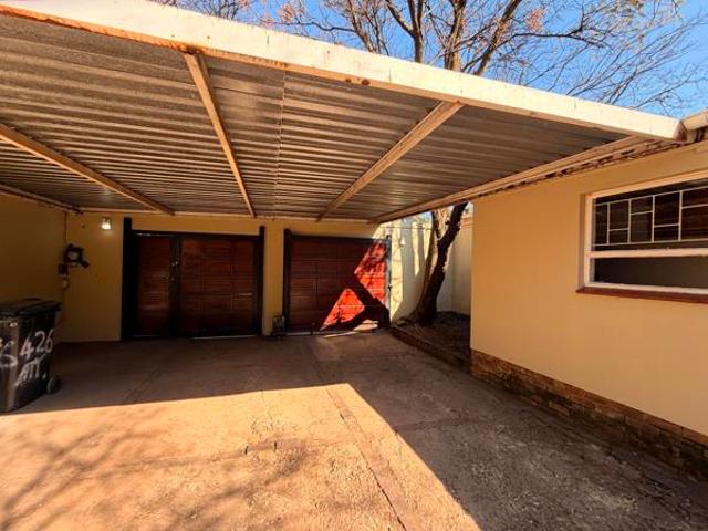 4 Bedroom House in Menlo Park