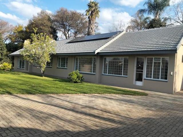 4 Bedroom House in Menlo Park