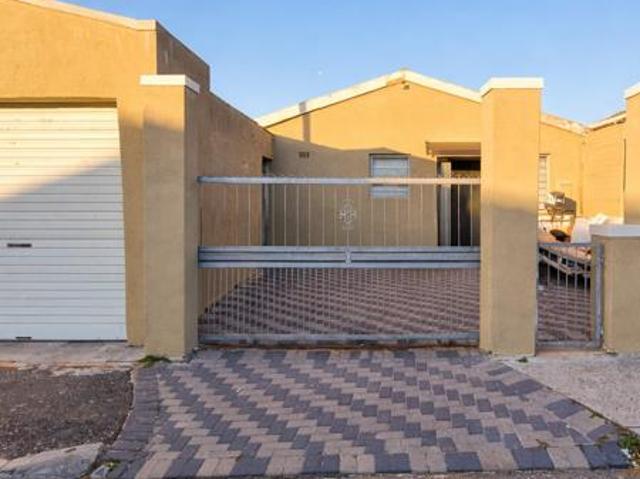 4 Bedroom House in Mitchells Plain