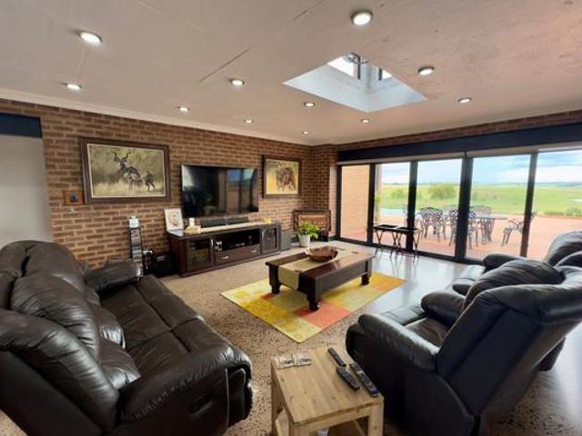 4 Bedroom House in Middelburg South