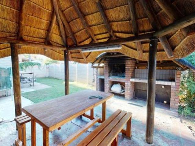 4 Bedroom House in Middelpos