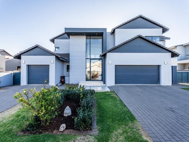 4 Bedroom House in Midstream Estate