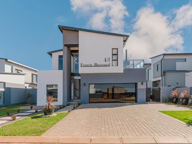 4 Bedroom House in Midstream Estate