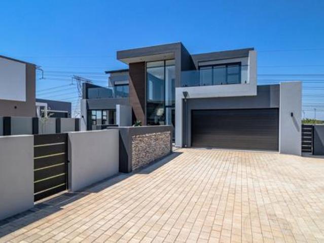 4 Bedroom House in Midstream Heights