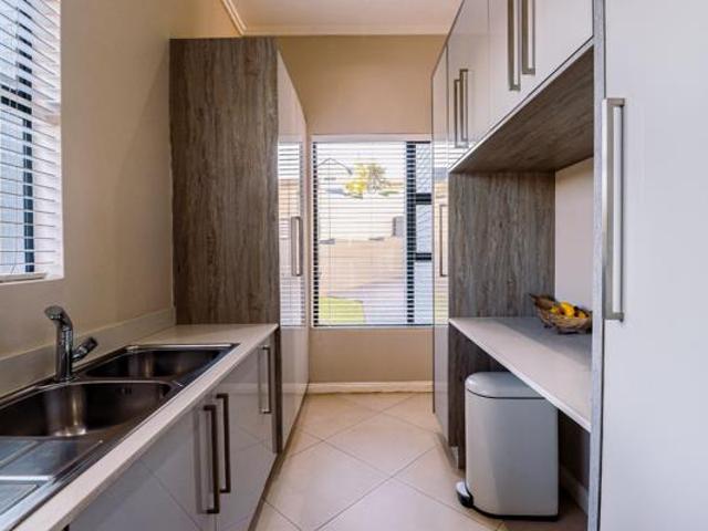 4 Bedroom House in Midstream Ridge