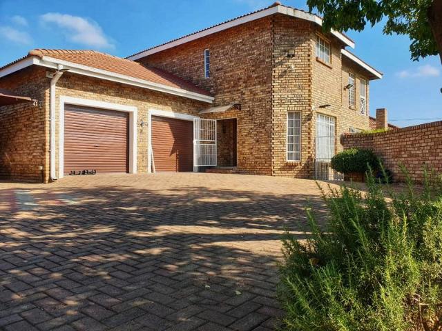 4 Bedroom House in Miederpark