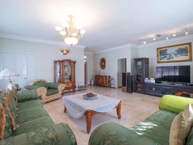 4 Bedroom House in Milnerton Central