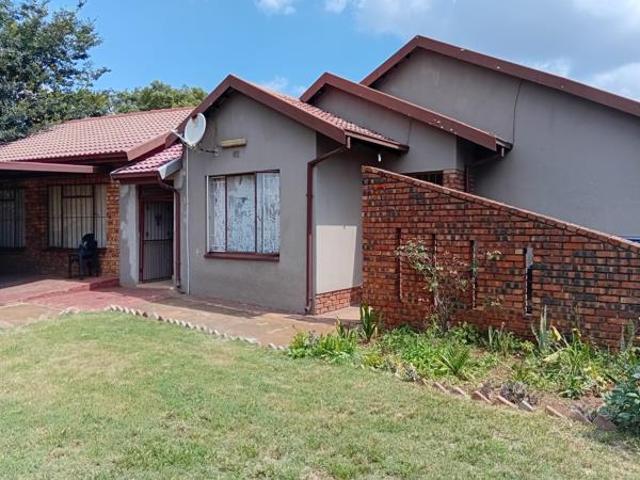 4 Bedroom House in Mineralia