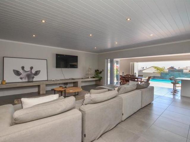 4 Bedroom House in Myburgh Park