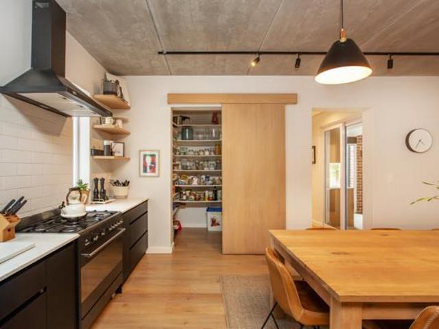 4 Bedroom House in Nooitgedacht Village