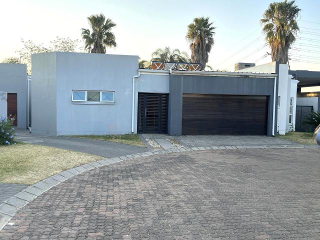 4 Bedroom House in Noordwyk