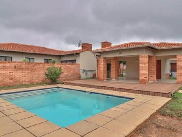 4 Bedroom House in Noordwyk