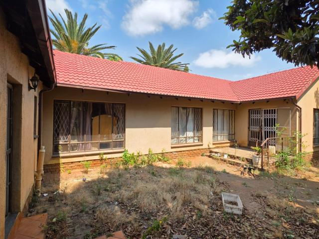 4 Bedroom House in Noordwyk