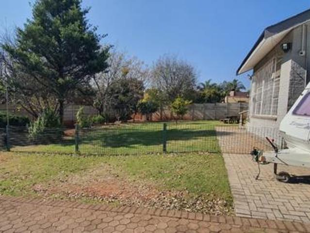 4 Bedroom House in Noordheuwel