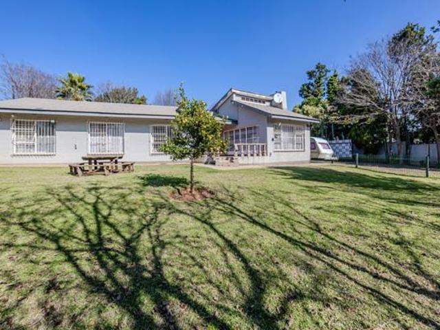 4 Bedroom House in Noordheuwel
