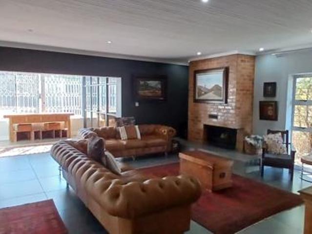 4 Bedroom House in Noordheuwel
