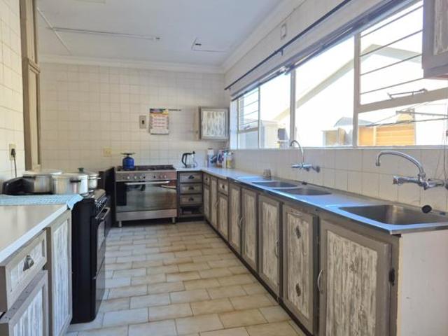 4 Bedroom House in Noordheuwel