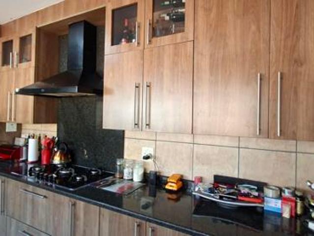 4 Bedroom House in Noordheuwel