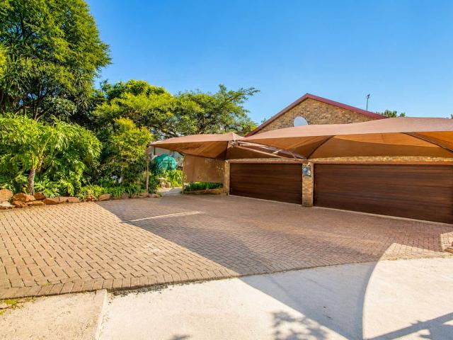 4 Bedroom House in Noordheuwel