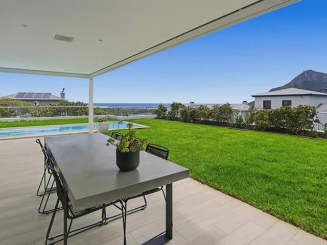 4 Bedroom House in Noordhoek
