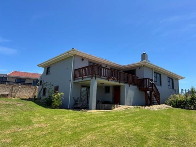4 Bedroom House in Noorsekloof