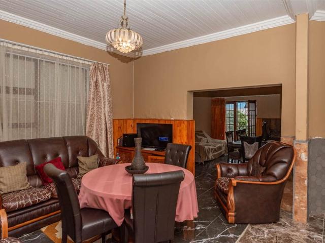 4 Bedroom House in North End