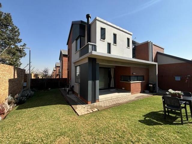4 Bedroom House in North Riding Ah