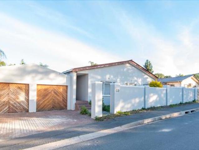 4 Bedroom House in Northern Paarl